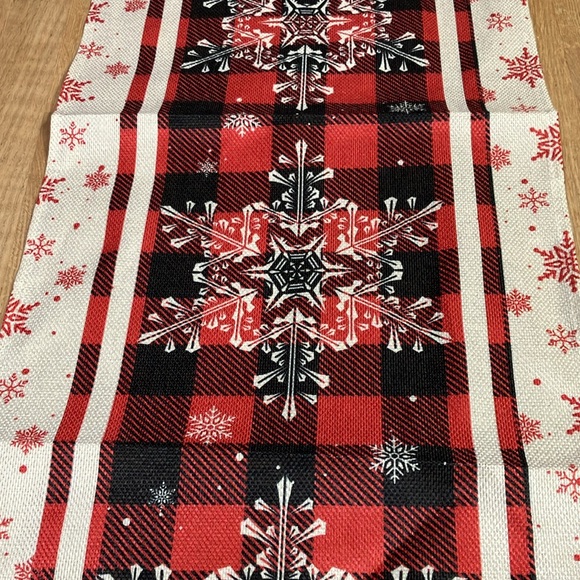 Christmas buffalo chic snowflake small table runner 13”x 36” inches - Picture 2 of 3